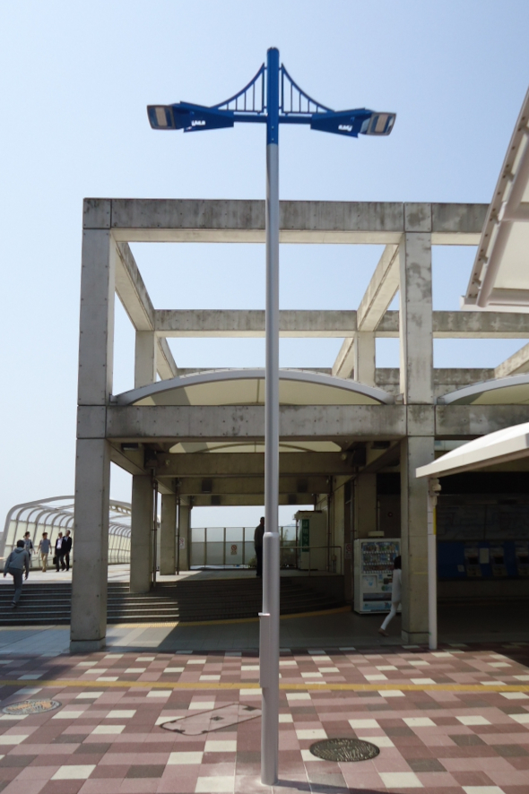 兵庫県明石市 JR朝霧駅 街路灯