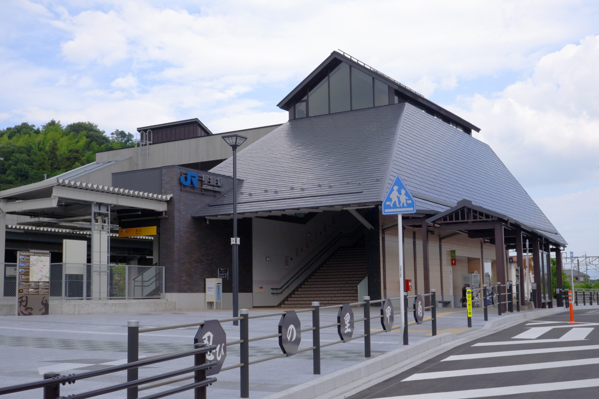 滋賀県甲賀市 JR甲南駅の歩道照明:納入事例写真
