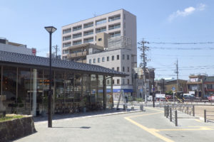 愛知県犬山市 名鉄犬山駅西駅前広場のHS-545型 駅前広場照明（LED街路灯）：納入事例写真