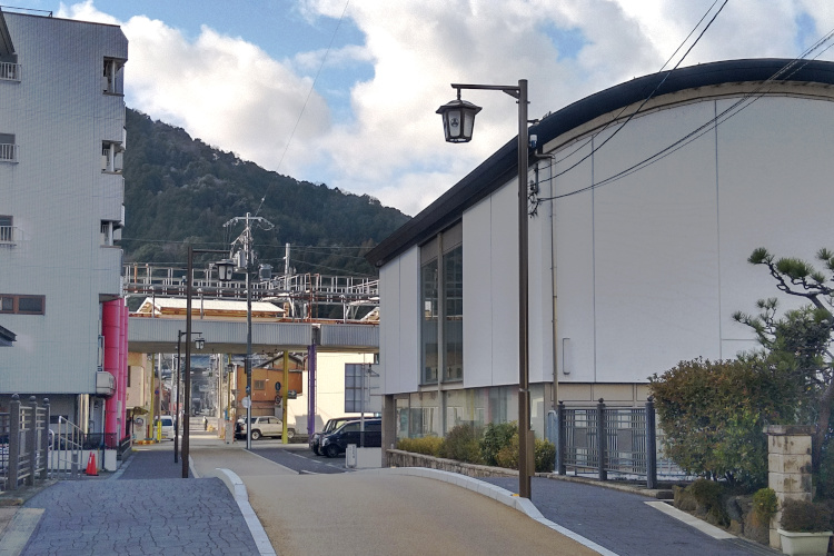 和風照明灯｜六角形街路灯｜京都府舞鶴市 歴史のみち｜納入事例