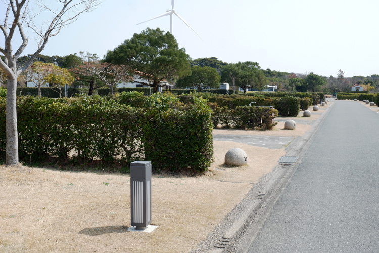 静岡県磐田市 竜洋海洋公園のフットライト（ローポールライト）納入事例写真