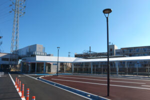 大阪府貝塚市東貝塚駅前広場 街路灯納入事例写真