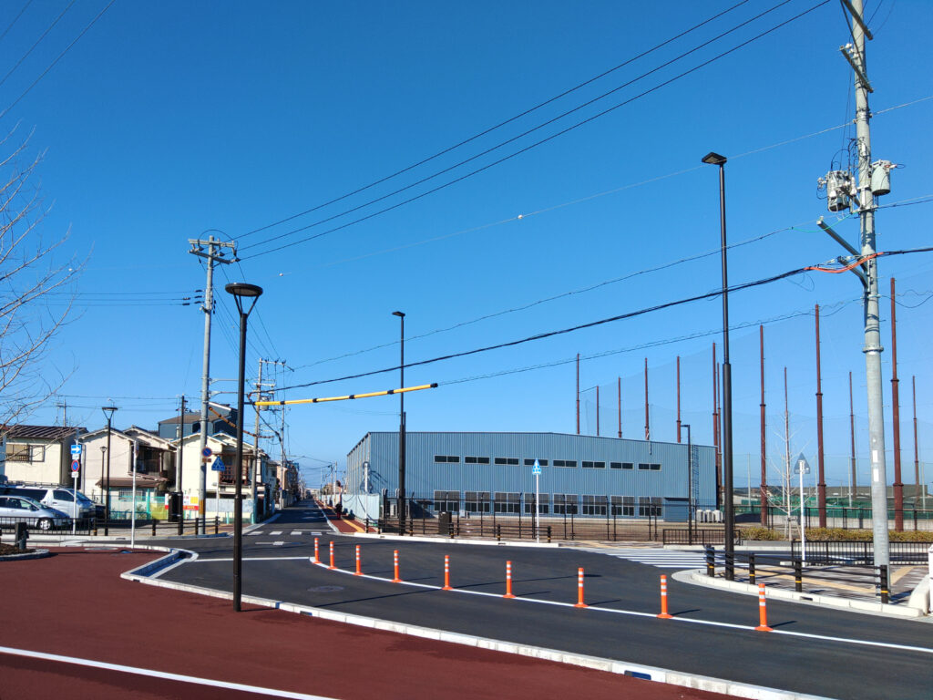 東貝塚駅前広場 車道照明 HS-542の納入事例写真です